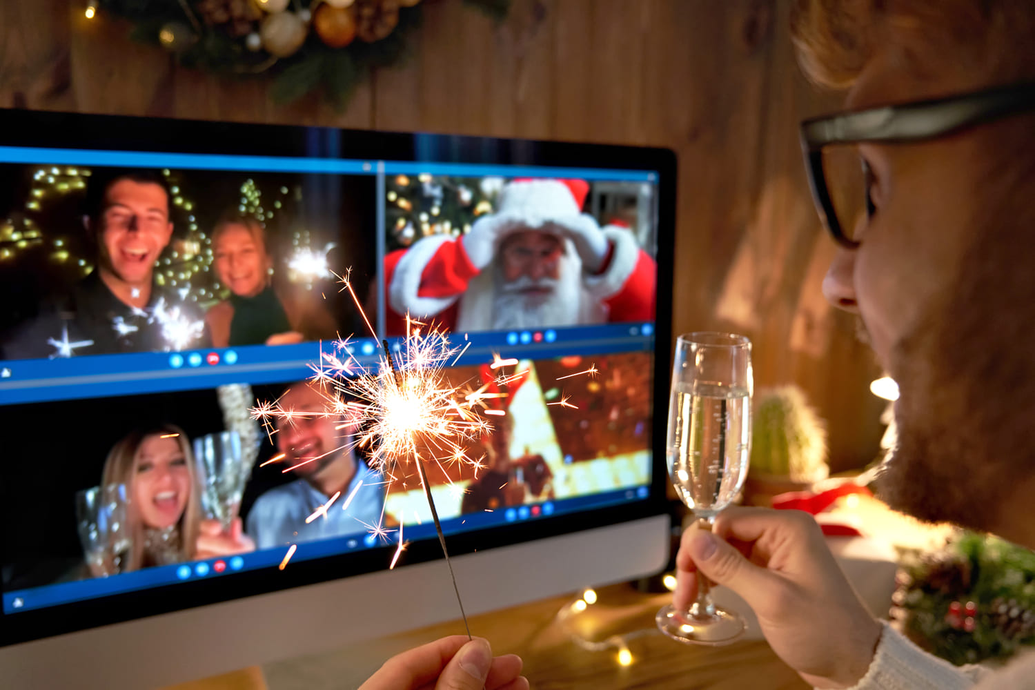 Come fare gli auguri a distanza a Natale 2020: le offerte Internet casa di dicembre 2020
